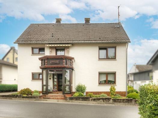 Mehrfamilienhaus zum Kauf 269.000 € 7 Zimmer 175 m² 472 m² Grundstück Flammersfeld 57632