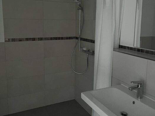 Wohnung zur Miete 600 € 2 Zimmer 46,8 m² Arnsdorf 01477