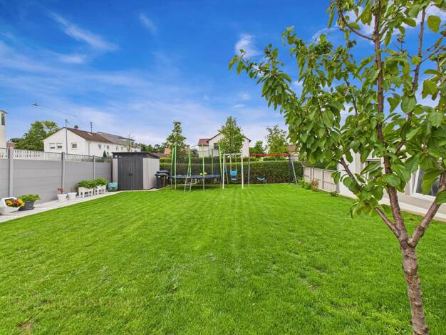 Reihenendhaus zum Kauf 795.000 € 10 Zimmer 187,3 m² 336 m² Grundstück Metzingen Metzingen 72555
