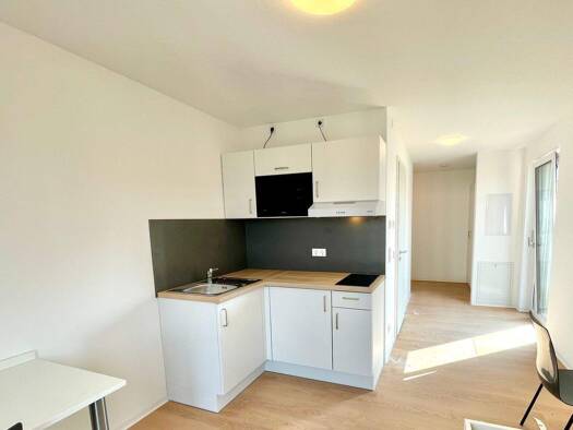 Studio zur Miete - Erstbezug 560 € 1 Zimmer 20 m² 3. Geschoss frei ab sofort Bahnhofstr. 41 Gleißbühl Nürnberg 90402