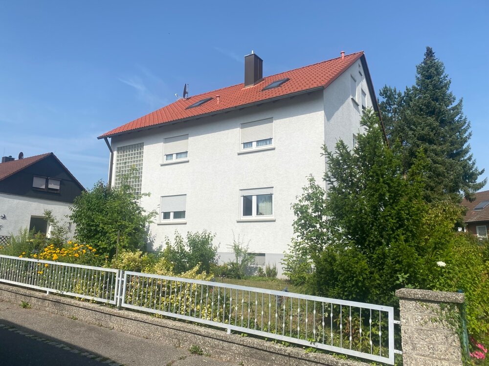 Mehrfamilienhaus zum Kauf 690.000 € 6 Zimmer 180 m²<br/>Wohnfläche 850 m²<br/>Grundstück Roßtal Roßtal 90574