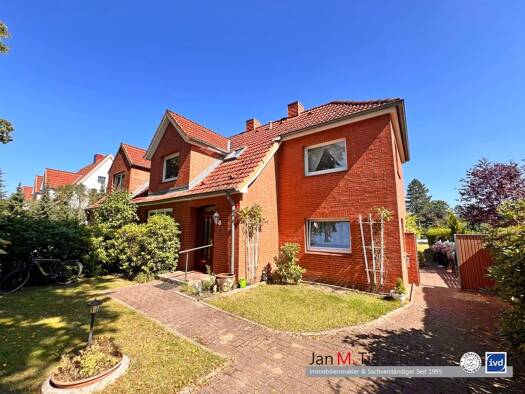 Doppelhaushälfte zum Kauf 299.000 € 6 Zimmer 133 m² 660 m² Grundstück Groß Grönau 23627