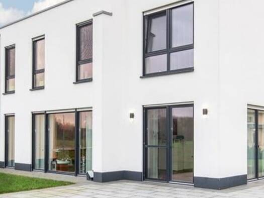 Mehrfamilienhaus zum Kauf provisionsfrei als Kapitalanlage geeignet 1.195.000 € 8 Zimmer 210 m² 500 m² Grundstück Ginsterweg 52 Radebeul 01445