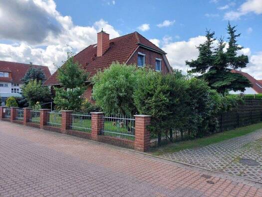 Einfamilienhaus zum Kauf 245.000 € 4 Zimmer 110 m² 922 m² Grundstück frei ab sofort Nedlitz Zerbst/Anhalt 39264