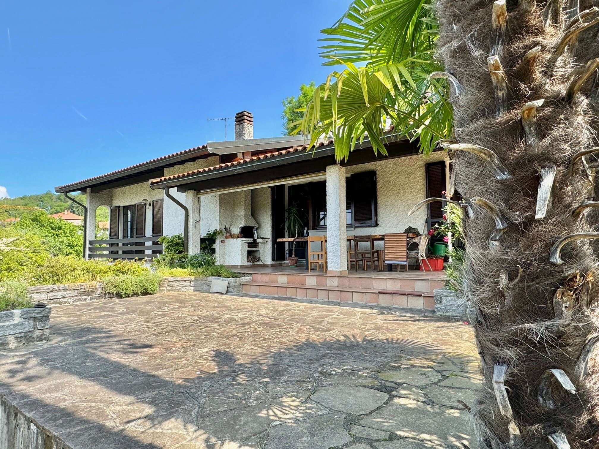 Villa zum Kauf 600.000 € 4 Zimmer 190 m²<br/>Wohnfläche 2.300 m²<br/>Grundstück Luino 21016