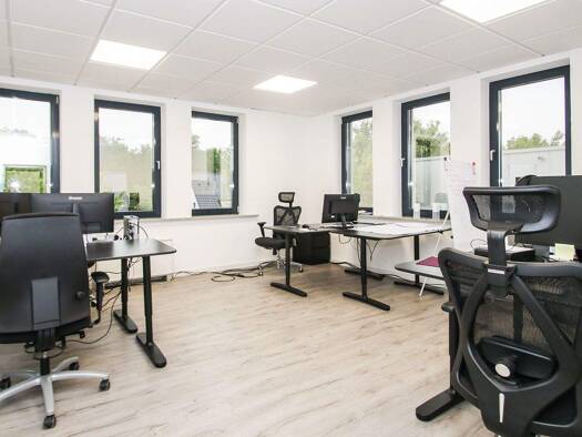 Bürofläche zur Miete 9,42 € 6 Zimmer 175 m² Bürofläche Lintorf Ratingen 40885