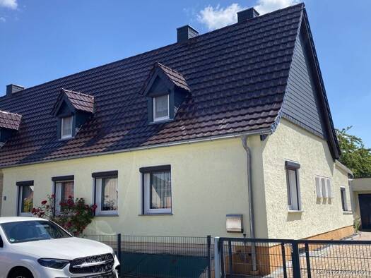 Doppelhaushälfte zum Kauf 97.000 € 4 Zimmer 92 m² 728 m² Grundstück Pulsen Röderaue 01609