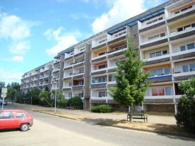 Wohnung zur Miete 346 € 3 Zimmer 62,9 m² 4. Geschoss frei ab 01.06.2025 E.-M.-Arndt-Str. 56 Neustrelitz Neustrelitz 17235