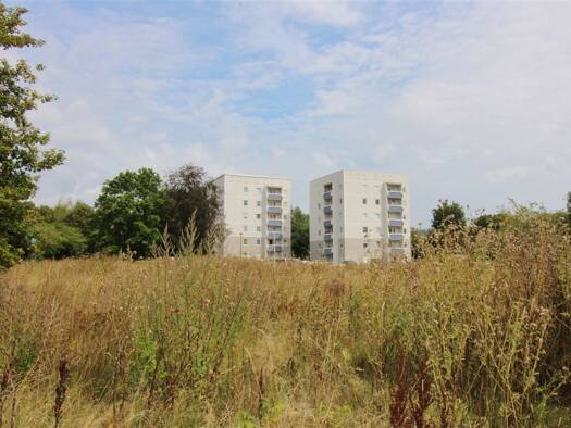 Wohnung zum Kauf 89.900 € 4 Zimmer 87,8 m² 2. Geschoss frei ab sofort Suhl Suhl 98528