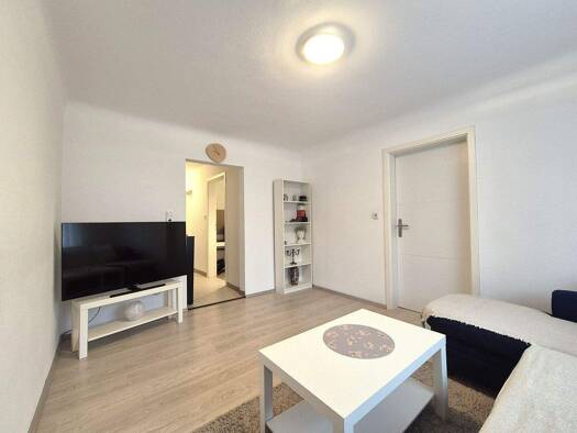 Haus zum Kauf 412.000 € 8 Zimmer 180 m² 230 m² Grundstück frei ab sofort Mundelsheim 74395