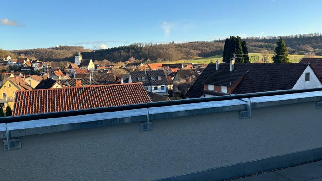 Wohnung zur Miete 1.460 € 4 Zimmer 102,3 m² Dachgeschoss, 3. Geschoss frei ab sofort Unterheinriet Untergruppenbach-Unterheinriet 74199