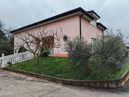 Haus zum Kauf 690.000 € 12 Zimmer 400 m² Umag Centar, Luka, Finida