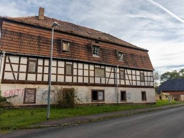 Mehrfamilienhaus zum Kauf 150.000 € 25 Zimmer 400 m² 1.920 m² Grundstück Wendelstein Kaiserpfalz 06642