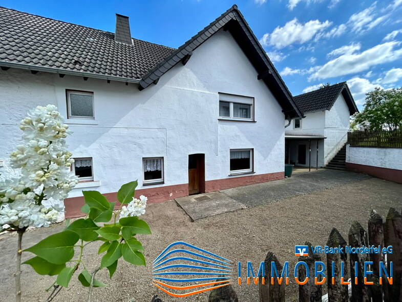 Doppelhaushälfte zum Kauf 175.000 € 4 Zimmer 140 m² 1.000 m² Grundstück Uedelhoven Blankenheim - Uedelhoven 53945