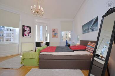 WG-Zimmer zur Miete Wohnen auf Zeit 650 € 24 m² 2. Geschoss frei ab 01.07.2025 Hölderlinplatz Stuttgart 70193