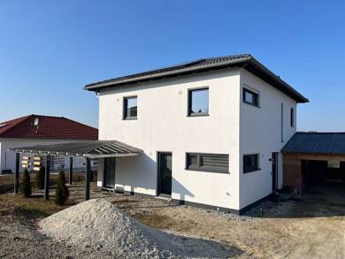 Haus zum Kauf 420.000 € 4 Zimmer 137,2 m² 651 m² Grundstück Roßbach Roßbach 94439