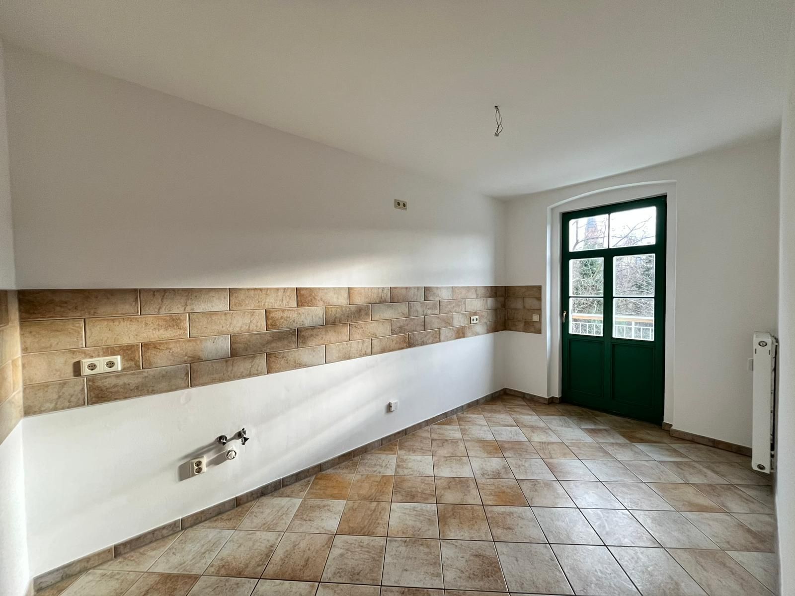 Wohnung zur Miete 450 € 3 Zimmer 83 m²<br/>Wohnfläche 3.<br/>Geschoss 01.01.2025<br/>Verfügbarkeit Jauernicker Str. 1 Südstadt Görlitz 02826