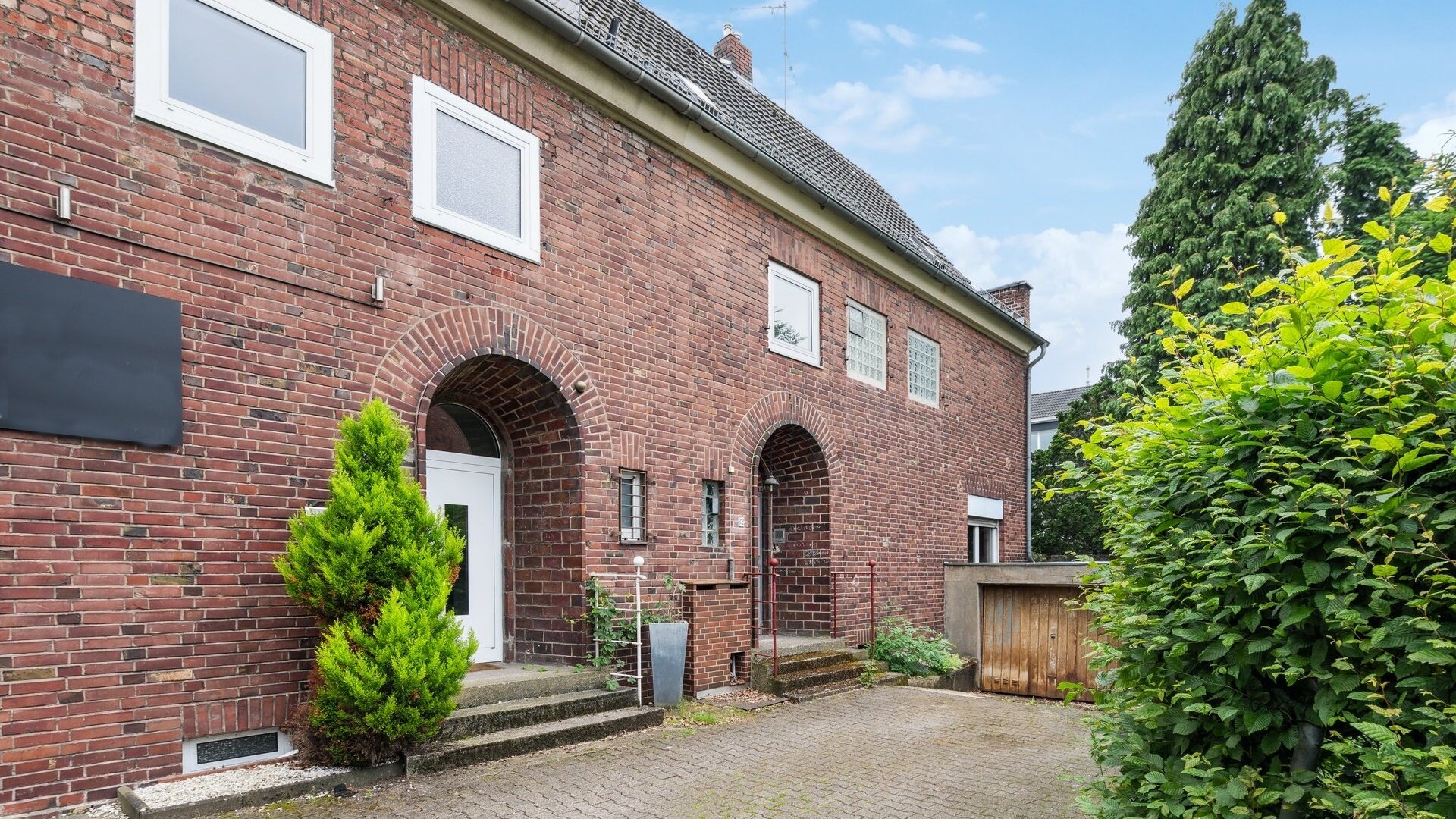 Reihenendhaus zum Kauf 520.000 € 8 Zimmer 233,4 m²<br/>Wohnfläche 390,9 m²<br/>Grundstück Lohausen Düsseldorf / Lohausen 40474