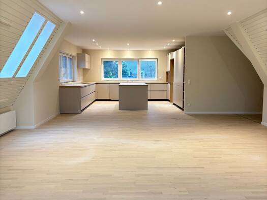 Maisonette zur Miete 4.800 € 5 Zimmer 200 m² Geschoss 1/3 frei ab sofort Othmarschen Hamburg 22605