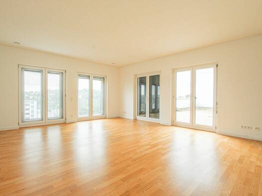 Penthouse zur Miete 2.915 € 4 Zimmer 156,1 m² 6. Geschoss frei ab 01.10.2025 Gerbermühlstraße 39 Sachsenhausen Frankfurt am Main 60594