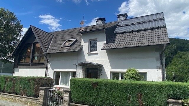 Einfamilienhaus zum Kauf 375.000 € 7 Zimmer 255 m²<br/>Wohnfläche 1.282 m²<br/>Grundstück Kückelheim Plettenberg 58840