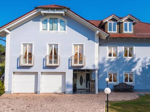 Einfamilienhaus zum Kauf 10 Zimmer 320 m² 962 m² Grundstück Schöllnach Schöllnach 94508