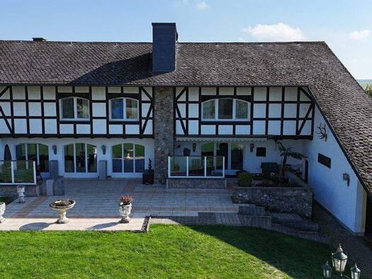 Villa zum Kauf 725.000 € 8 Zimmer 330 m² 2.568 m² Grundstück Frankenau 35110