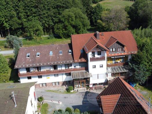 Hotel zum Kauf 594.999 € 32 Zimmer 1.882 m² Grundstück Sophienthal Weidenberg 95466