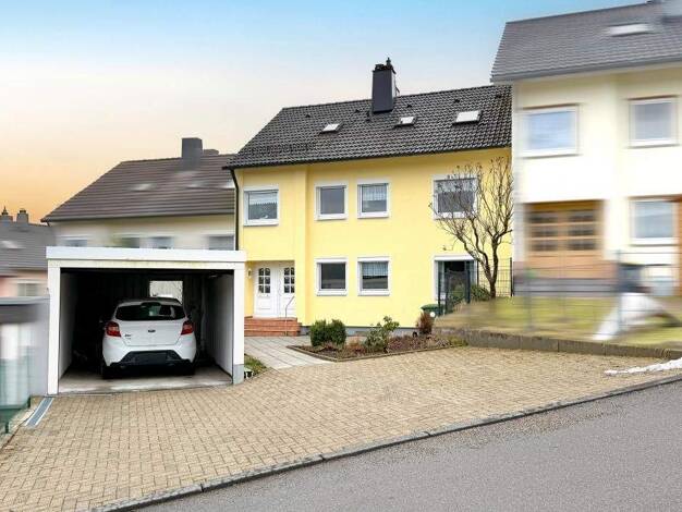 Haus zum Kauf 280.000 € 8 Zimmer 163 m² 465 m² Grundstück frei ab sofort Stadtgebiet St. Georgen 78112
