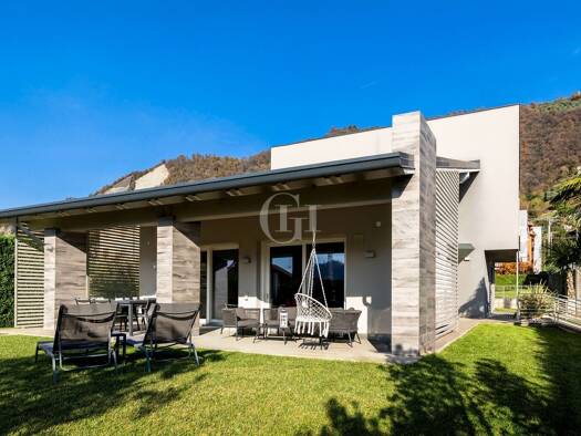 Villa zum Kauf 1.680.000 € 10 Zimmer 290 m² 670 m² Grundstück Sarnico 24067