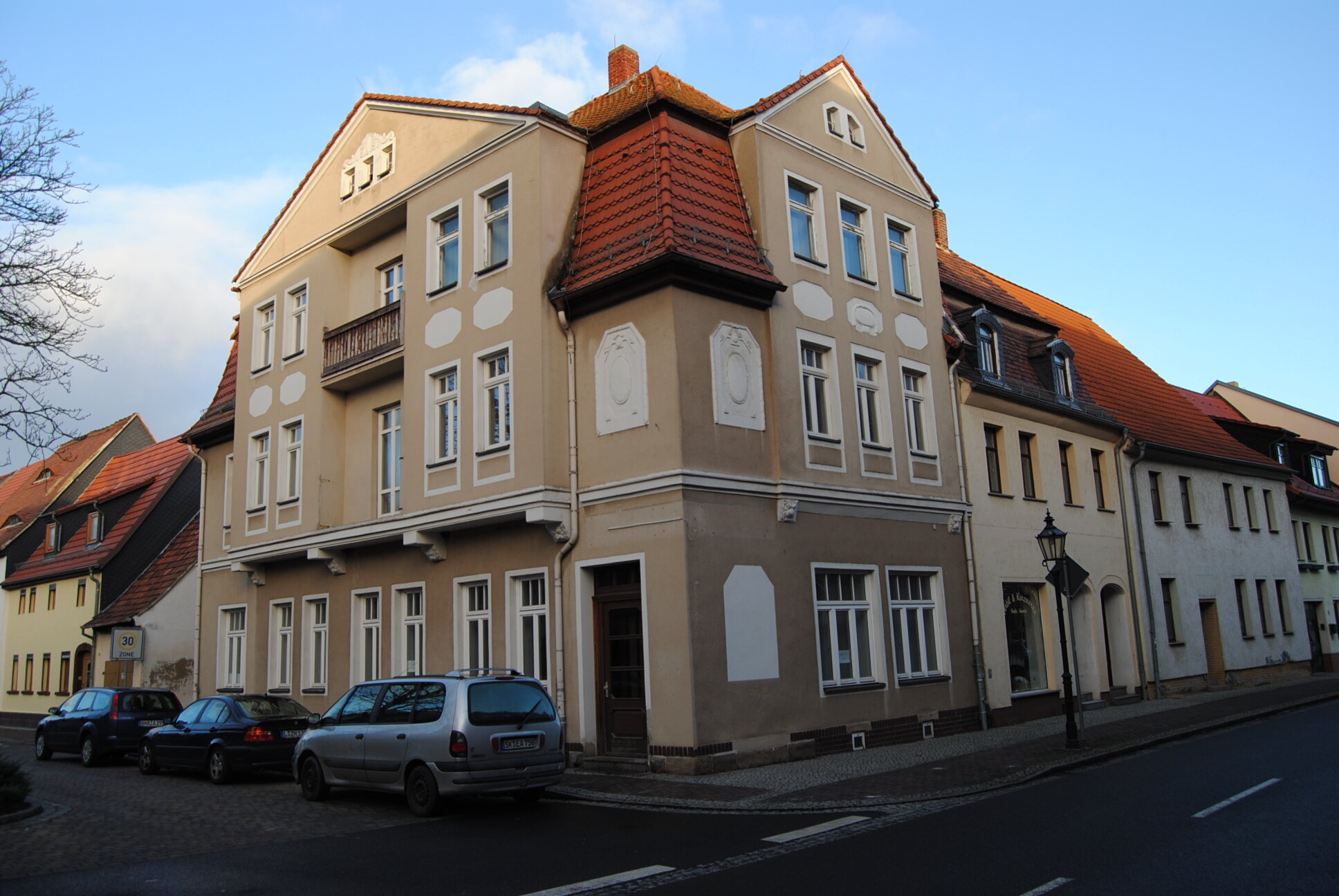 Mehrfamilienhaus zum Kauf 150.000 € 12 Zimmer 300 m²<br/>Wohnfläche 130 m²<br/>Grundstück ab sofort<br/>Verfügbarkeit Pegau Pegau 04523