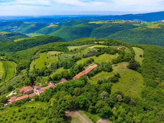 Haus zum Kauf 2.400.000 € 59 Zimmer 3.500 m² 54.579 m² Grundstück Via trezzolano Verona