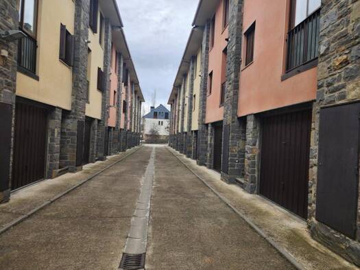 Reihenhaus zur Miete 800 € 3 Zimmer 151 m² Villanúa 22870