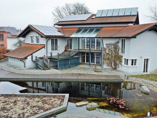 Villa zum Kauf 1.140.000 € 12,5 Zimmer 320 m² 3.950 m² Grundstück frei ab sofort Hofkirchen 94544