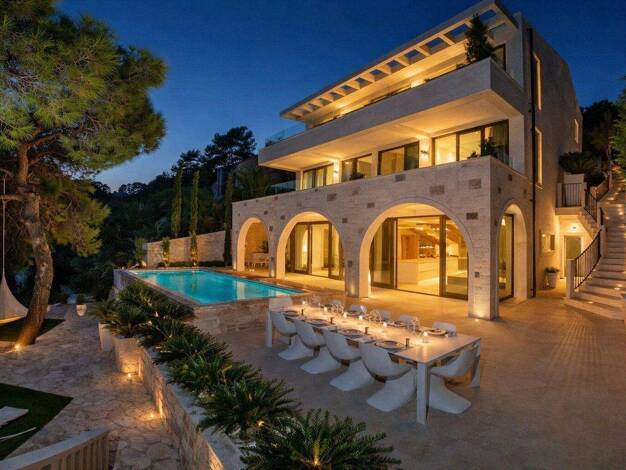 Villa zum Kauf 6 Zimmer 350 m² 560 m² Grundstück Sumartin 21425