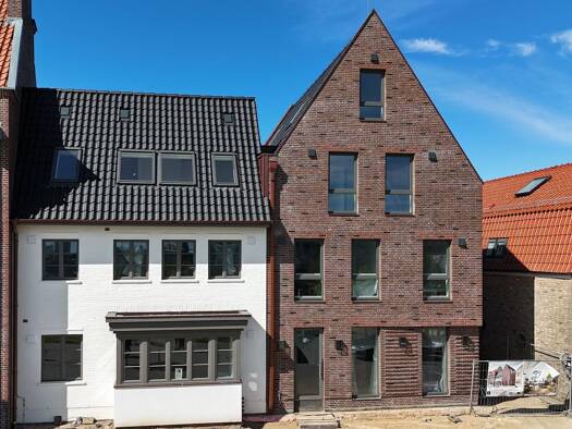 Ladenfläche zum Kauf 506.700 € 3 Zimmer 70,1 m² Verkaufsfläche Husum Husum 25813