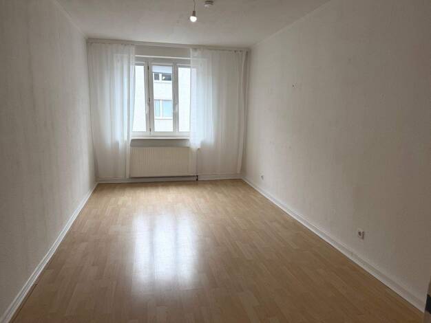 Wohnung zur Miete 600 € 2 Zimmer 56 m² 3. Geschoss frei ab sofort Birkenstrasse Flingern Nord Düsseldorf 40233