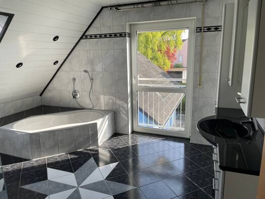 Einfamilienhaus zur Miete 1.650 € 6,5 Zimmer 160 m² 780 m² Grundstück frei ab 01.11.2026 Lessingstraße 7 Höchstadt Höchstadt a.d.Aisch 91315