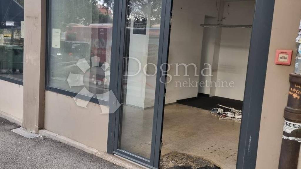 Ladenfläche zur Miete 1.625 € 9 Zimmer Potok - Brajda