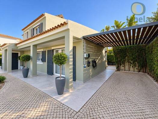 Haus zum Kauf 820.000 € 132 m² 449 m² Grundstück Montenegro 8005