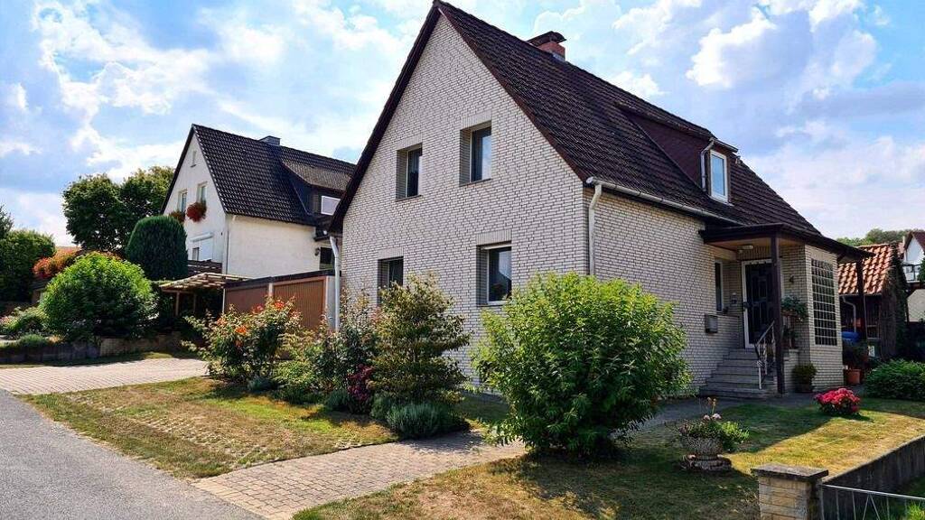 Einfamilienhaus zum Kauf 290.000 € 10 Zimmer 221 m² 977 m² Grundstück frei ab 01.03.2026 Östrum Bad Salzdetfurth 31162