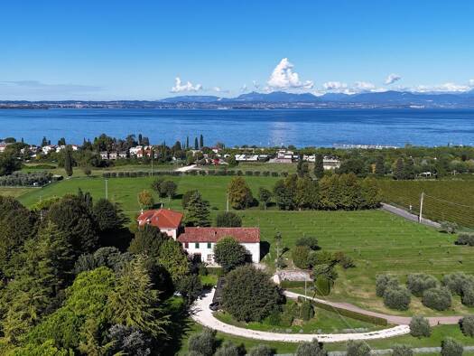 Villa zum Kauf 3.800.000 € 450 m² 44.000 m² Grundstück Lazise 0000