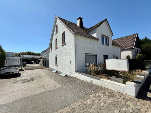 Einfamilienhaus zum Kauf 8 Zimmer 240 m² 1.748 m² Grundstück Innenstadt Bad Salzuflen 32105