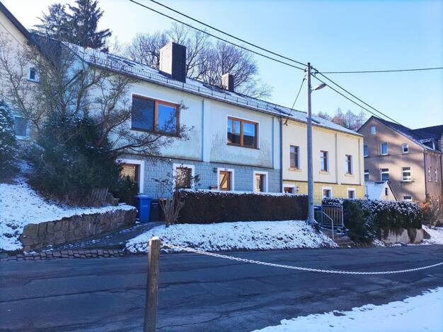 Mehrfamilienhaus zum Kauf provisionsfrei 299.000 € 11 Zimmer 372 m² 1.343 m² Grundstück Neuschönburger Straße 58/58b Neuschönburg Mülsen 08132