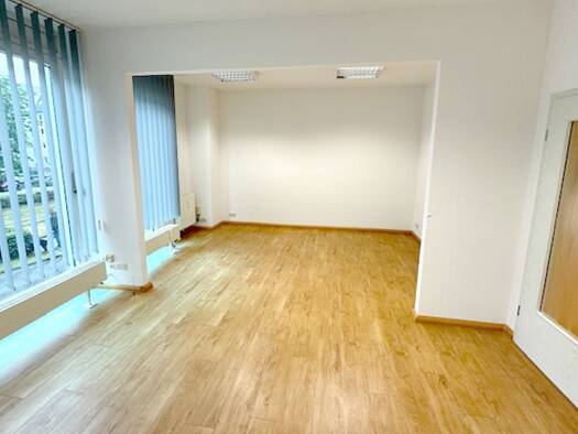 Bürofläche zur Miete 5,90 € 5 Zimmer 95 m² Bürofläche Sorge 44 Innenstadt Gera 07545