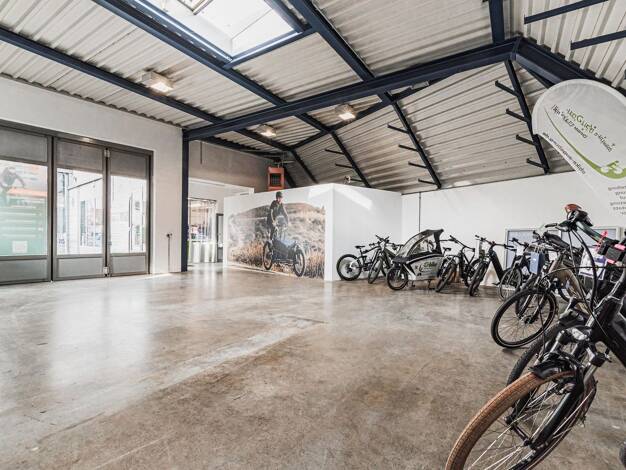 Lagerhalle zur Miete provisionsfrei 4.850 € 331,4 m² Lagerfläche Neusäß Neusäß 86356