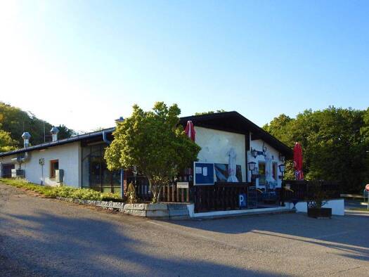 Restaurant zum Kauf 440.000 € 5.161 m² Grundstück Maissau 3712