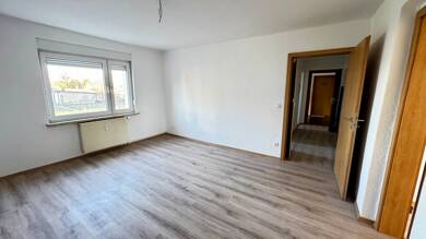 Wohnung zur Miete 267 € 2 Zimmer 42,3 m² 3. Geschoss frei ab sofort Neundorf Staßfurt 39418