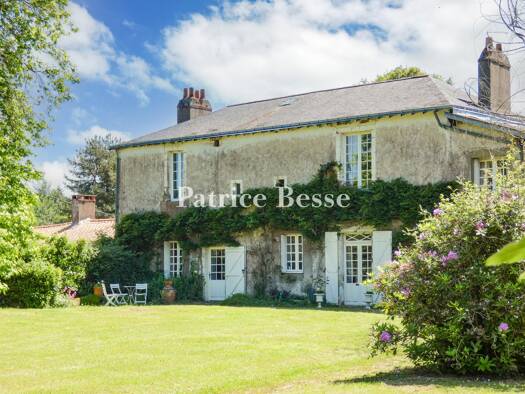 Einfamilienhaus zum Kauf 735.000 € 11 Zimmer 270 m² 38.305 m² Grundstück Pellerin 44640