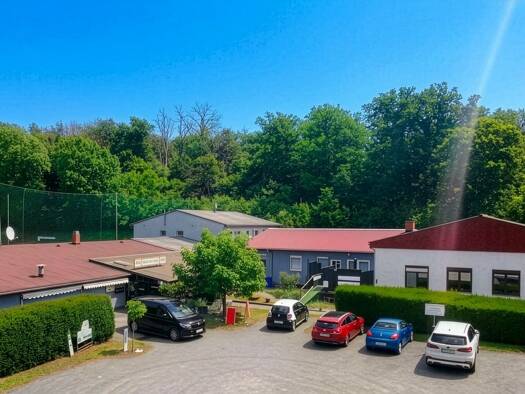 Haus zum Kauf 745.000 € 484 m² 3.020 m² Grundstück Straußfurt 99634